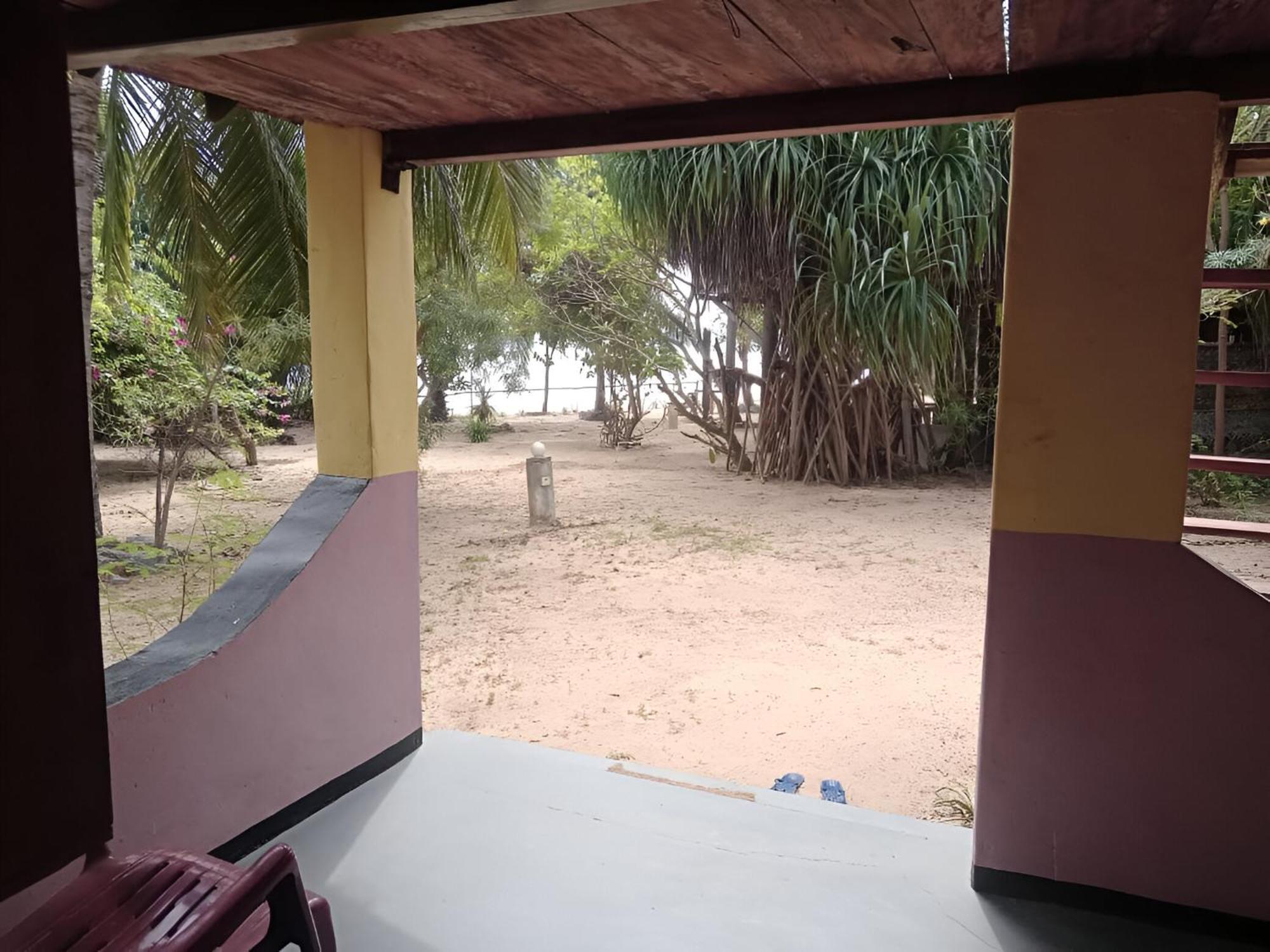 Breezy Beach Cabanas Baie d'Arugam Extérieur photo